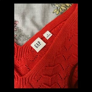 GAP sweater
